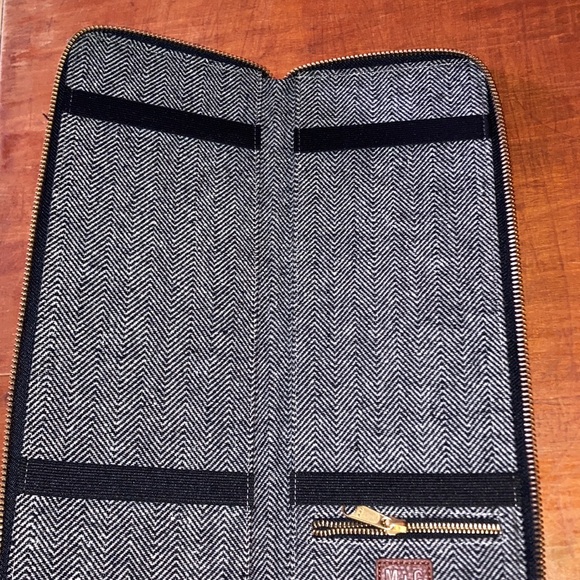 👔🧶 Moore & Giles Tie Case with Black and White Herringbone Fabric 🧳👔 - Picture 5 of 8